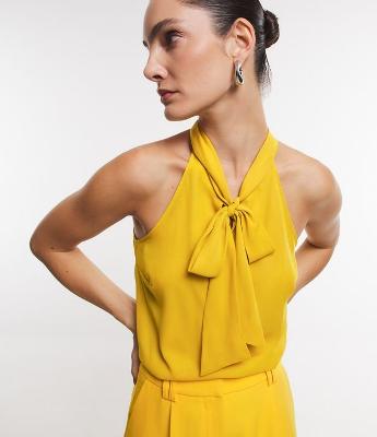 Blusa sem Manga em Crepe com Laço na Gola