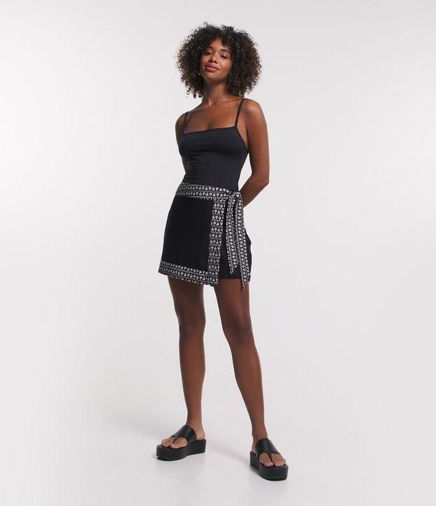 Short Saia em Linho Transpassado com Laço Estampa de Coqueiros - 1