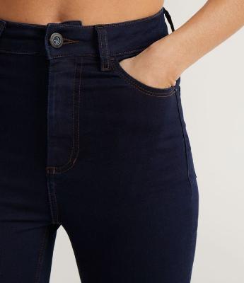 Calça Skinny Jeans com Cintura Alta e Pespontos Contrastantes