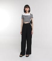 Calça Reta Alfaiatada em Viscose com Bolsos Cargo - 1