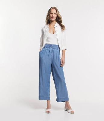 Calça Pantacourt em Liocel com Cintura Alta e Barra Larga