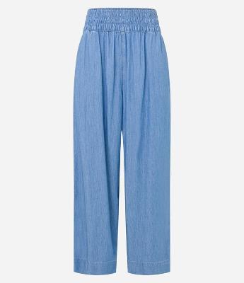 Calça Pantacourt em Liocel com Cintura Alta e Barra Larga