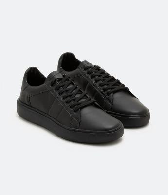 Tênis Cano Baixo com Recortes e Detalhes Contrastantes