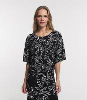 Blusa Manga Curta em Viscose com Decote Canoa e Folhagens Estampadas - 1