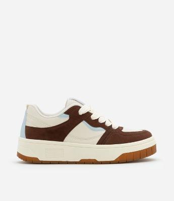 Tênis Cano Baixo com Recortes