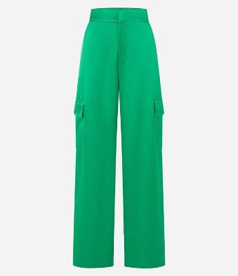 Calça Pantalona em Cetim com Bolsos Cargo