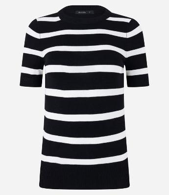 Blusa Básica Listrada em Tricô com Gola Redonda