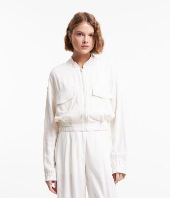 Jaqueta Bomber em Linho e Viscose com Bolsos e Elástico na Barra