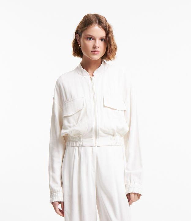 Jaqueta Bomber em Linho e Viscose com Bolsos e Elástico na Barra - 1