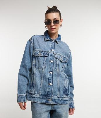 Jaqueta Oversized em Jeans com Bolsos e Recortes