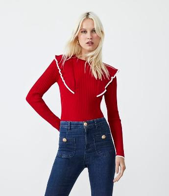 Blusa em Tricô com Manga Longa e Babados no Ombro