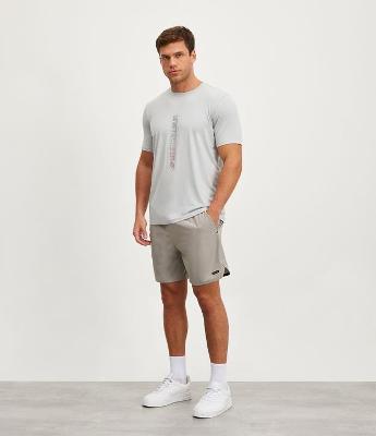 Bermuda Esportiva com Textura Bolsos e Refletivos Laterais