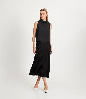 Saia Midi Evasê em Crepe Plissado