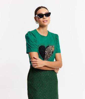 Camiseta em Meia Malha com Manga Bufante e Estampa Onça em Coração