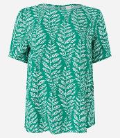 Blusa Manga Curta em Viscose com Folhagens Estampadas - 2