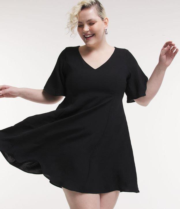 Vestido Curto em Crepe com Manga Ampla Curve & Plus Size - 3
