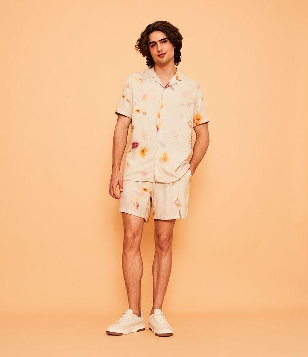 Bermuda Boardshort em Viscose com Estampa Floral - 1