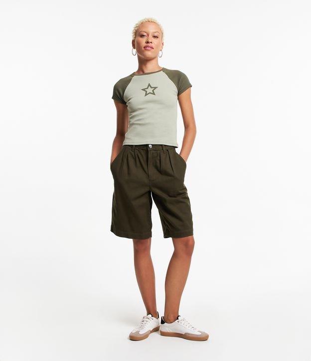 Bermuda Alfaiatada em Sarja com Pregas - 1