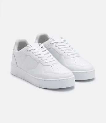 Tênis Cano Baixo com Recortes