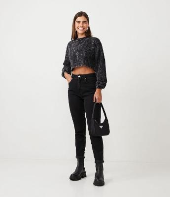 Calça Mom Jeans com Bolsos e Cintura Alta