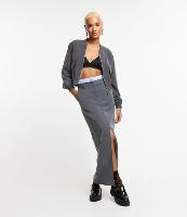 Saia New Midi em Alfaiataria com Fenda Frontal - 1