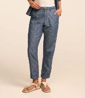 Calça Reta Alfaiatada em Jeans com Barra Dobrada