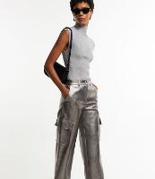 Calça Reta em Material Sintético com Bolso Lateral e Superfície Metalizada - 1