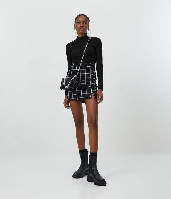 Saia Curta em Jacquard com Estampa Xadrez Grid e Fenda