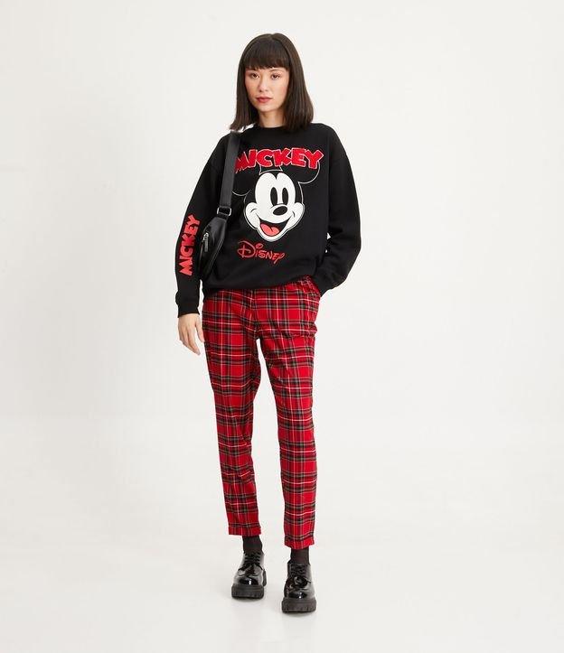 Calça Cenoura Alfaiatada com Estampa Xadrez - 1