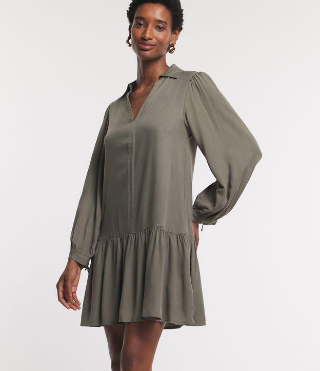 Vestido em Viscose com Manga Longa Bufante e Amarração no Punho - 1