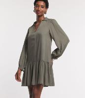 Vestido em Viscose com Manga Longa Bufante e Amarração no Punho - 1