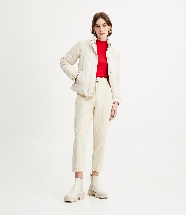 Calça Reta em Veludo com Textura Canelada e Cós Diferenciado - 1