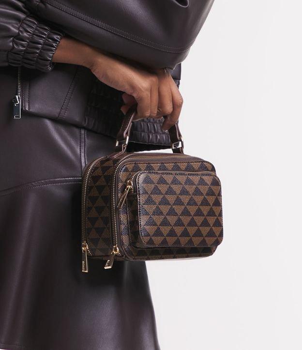 Bolsa Camera Bag em PU com Estampa Triângulos e Bolsinho Frontal - 1