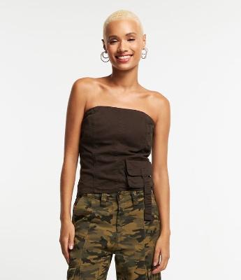 Blusa sem Alça em Sarja com Bolso Cargo