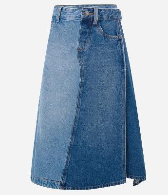 Saia Midi em Jeans com Recortes Assimétricos e Cinto