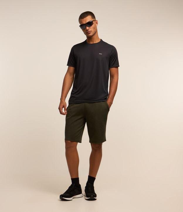 Bermuda Longa Esportiva em Microfibra com Cós Elástico - 4