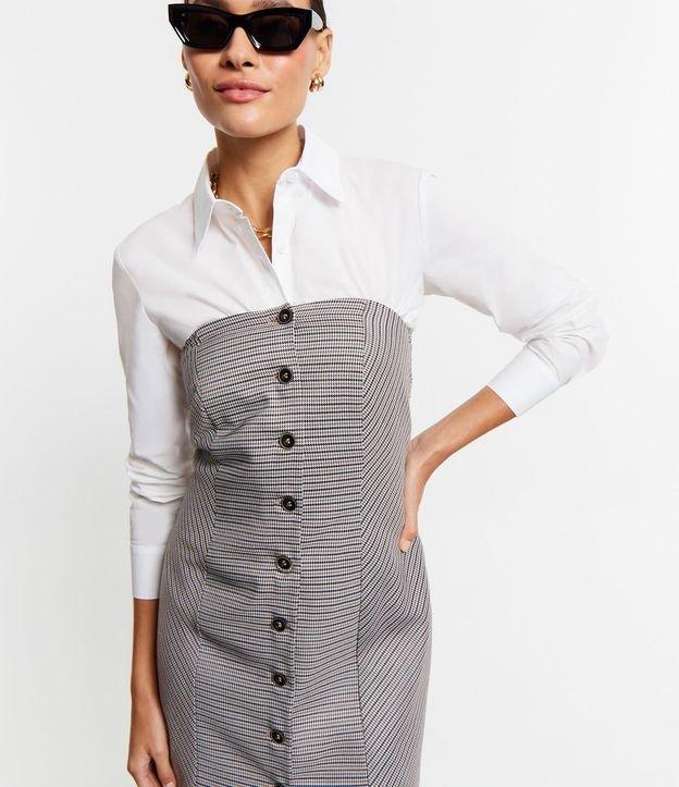 Vestido Tomara que Caia Alfaiatado com Abotoamento e Estampa Xadrez - 1