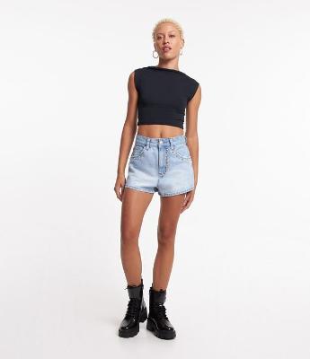 Short Cintura Alta em Jeans com Strass Aplicado
