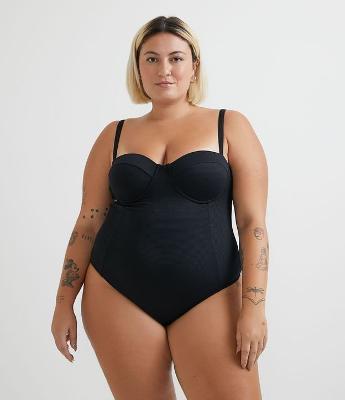Maiô Meia Taça em Poliamida com Bojo Curve & Plus Size