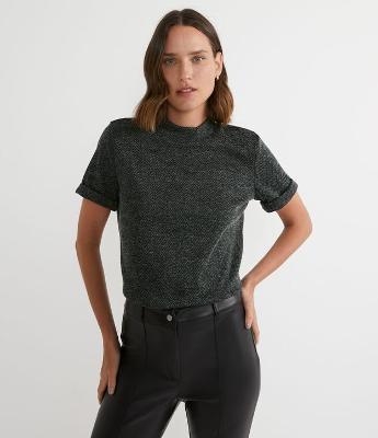 Blusa com Golinha Alta e Textura Zigue-Zague