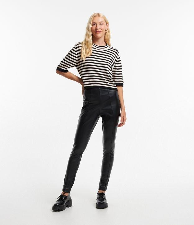 Calça Legging em Pu com Recortes - 1