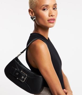 Bolsa Baguete Pequena com Detalhe em Fivela