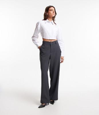 Calça Reta em Alfaiataria com Bolsos