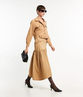 Saia Midi Alfaiatada com Bolsos Lapela e Recorte Franzido Assimétrico