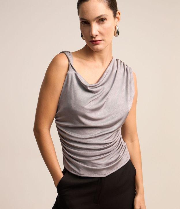 Blusa sem Manga com Decote Assimétrico e Detalhes Drapeados - 2
