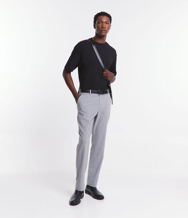 Calça Alfaiatada com Estampa Xadrez - 1