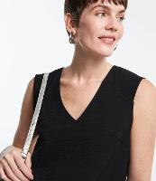 Blusa sem Manga com Decote V e Texturas - 1