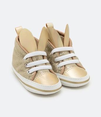 Tênis Infantil Metalizado com  Orelinhas de Coelho - Tam 0 a 18 meses