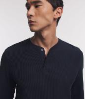 Camiseta em Malha Texturizada com Botões na Gola - 1