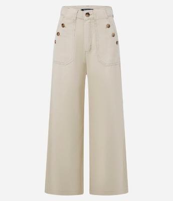 Calça Reta em Sarja com Botões no Bolso e Costura Aparente